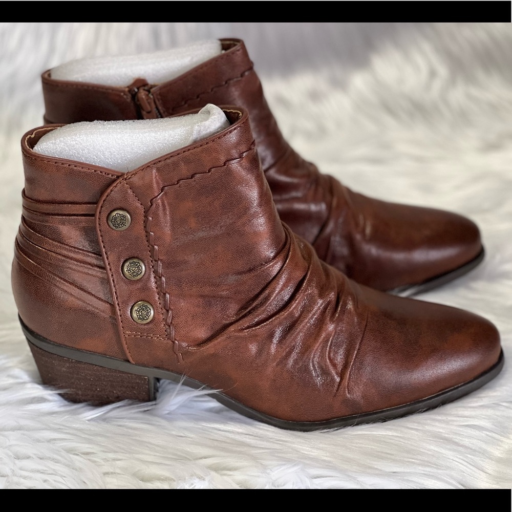 New Women's Bare Traps, Bethany Ankle Boot - Picture 6 of 6